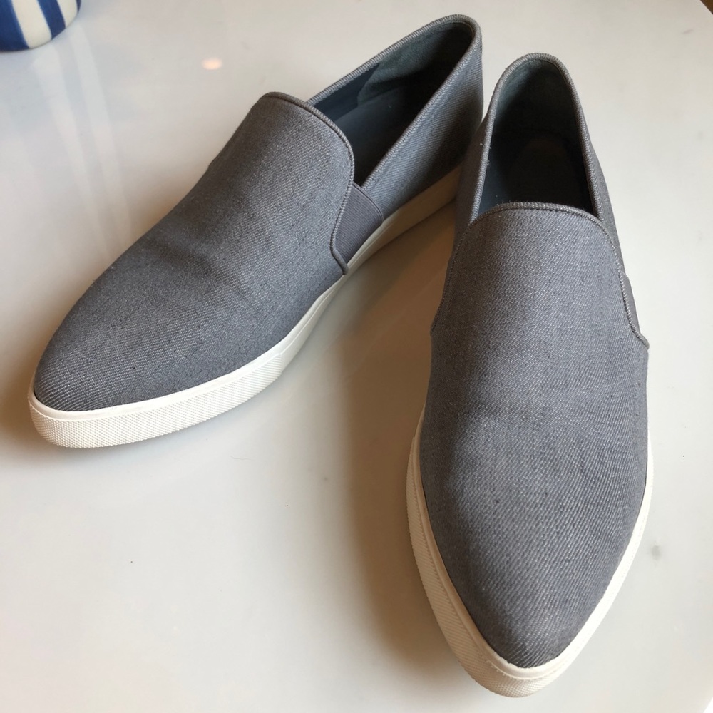 Vince grey pointed toe slip on sneaker, size 9